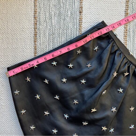 Alice + Olivia Fidela Black Silver Stars Stud Drape 100% Leather Mini Skirt 0 - Picture 5 of 9
